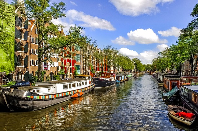 Een verkenning van Amsterdamse architectuur: van visie tot verwezenlijking